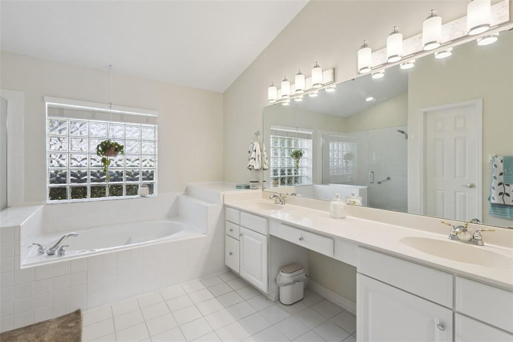 14313 ROXSHIRE DRIVE gallery image #26