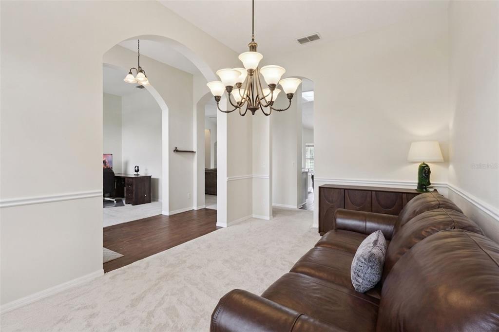 14313 ROXSHIRE DRIVE gallery image #4