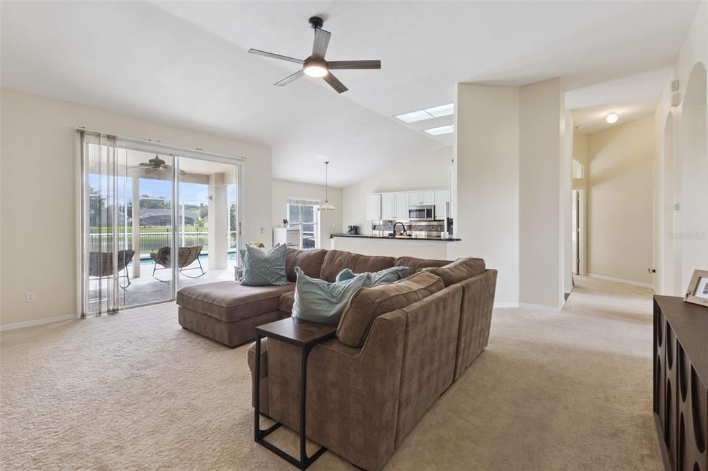14313 ROXSHIRE DRIVE gallery image #6
