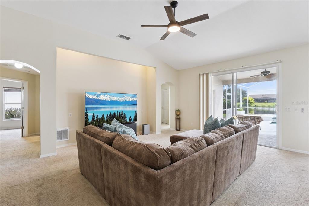 14313 ROXSHIRE DRIVE gallery image #8