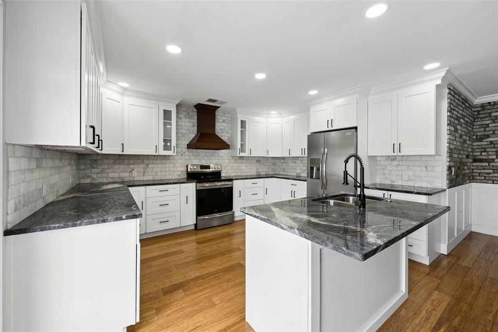 1714 CYPRESS RIDGE DRIVE gallery image #10
