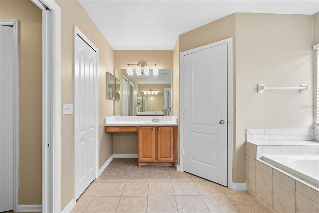 4317 HICKORY STONE CIRCLE gallery image #39
