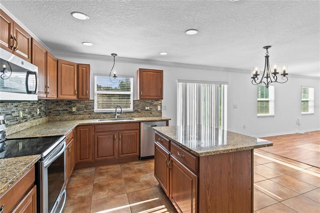 8830 ISLA BELLA DRIVE gallery image #10