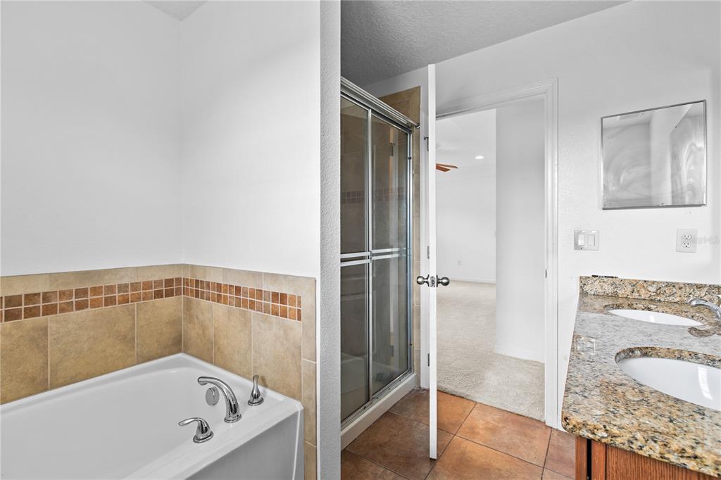8830 ISLA BELLA DRIVE gallery image #20