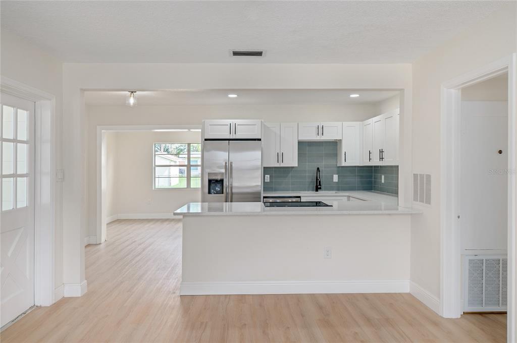 3733 SURREY DRIVE gallery image #12
