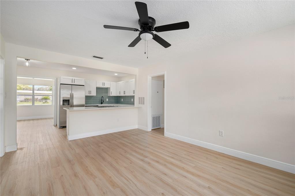 3733 SURREY DRIVE gallery image #14