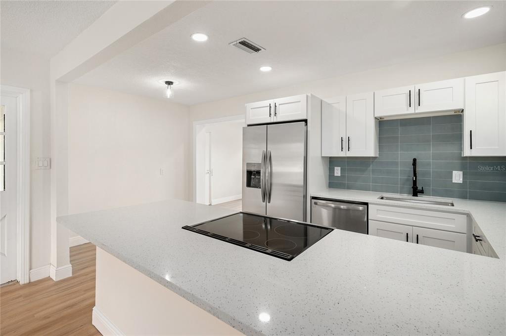 3733 SURREY DRIVE gallery image #2