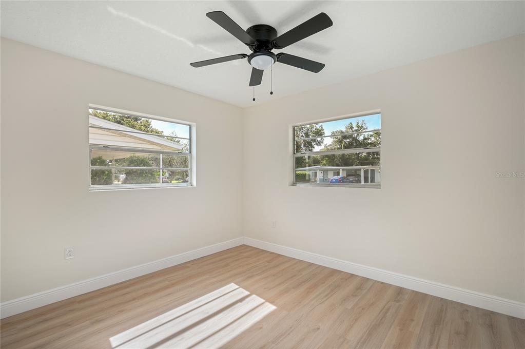 3733 SURREY DRIVE gallery image #21