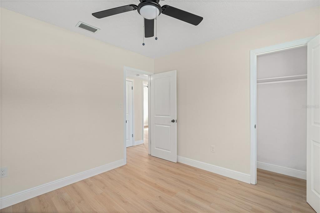 3733 SURREY DRIVE gallery image #22