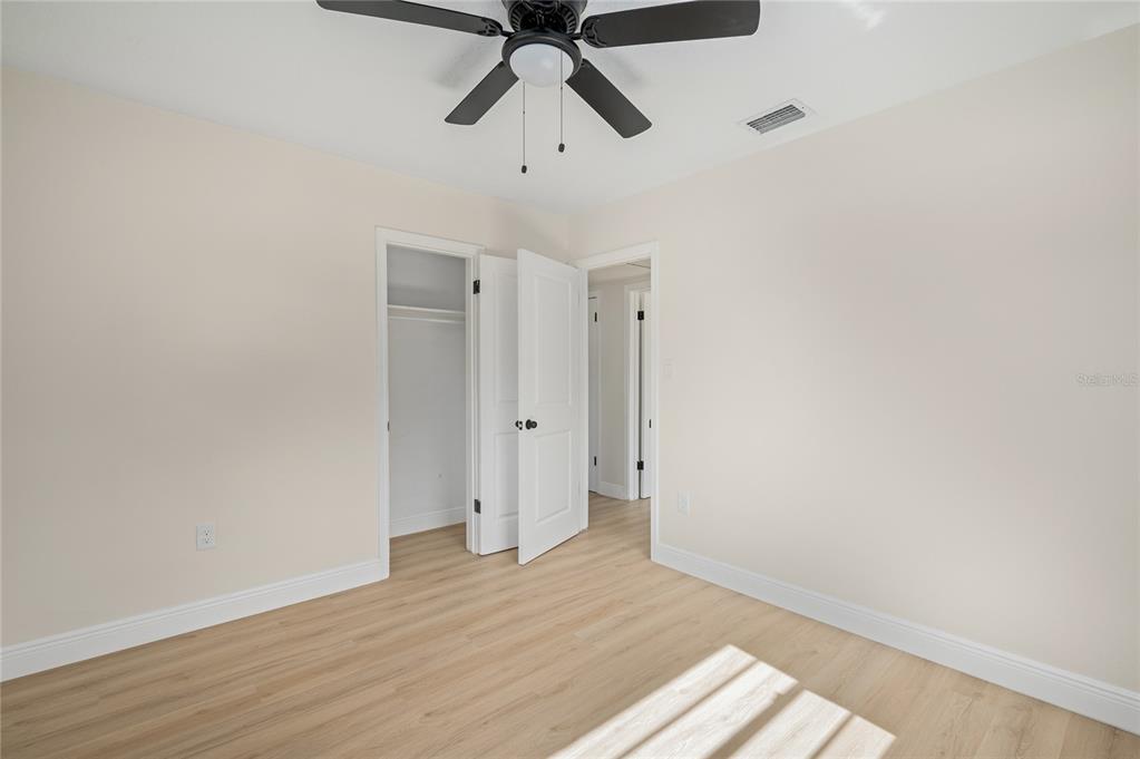 3733 SURREY DRIVE gallery image #23