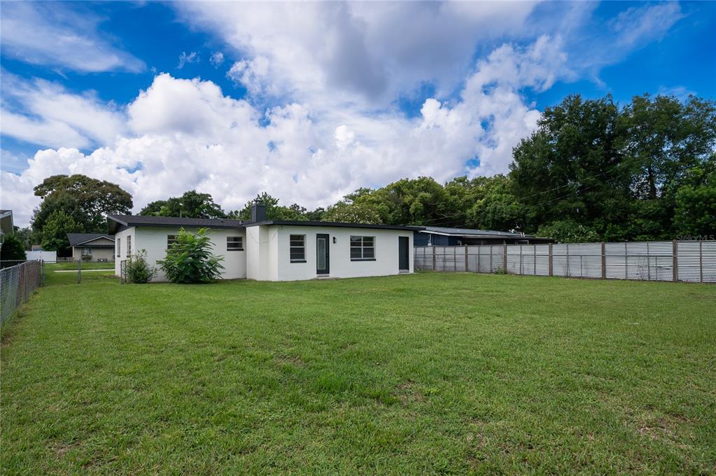 3733 SURREY DRIVE gallery image #38