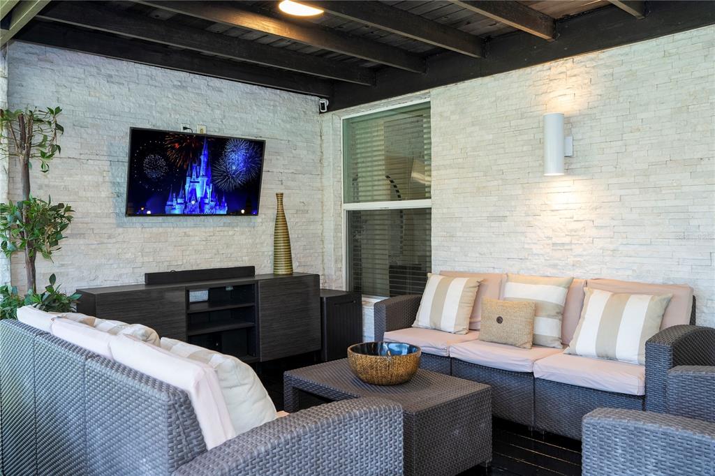 5185 DOVE TREE STREET gallery image #25