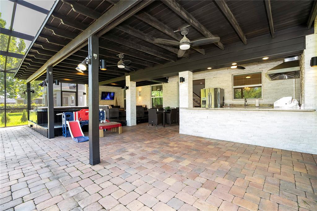 5185 DOVE TREE STREET gallery image #29