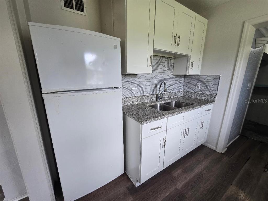 5762 DOGWOOD DRIVE gallery image #10
