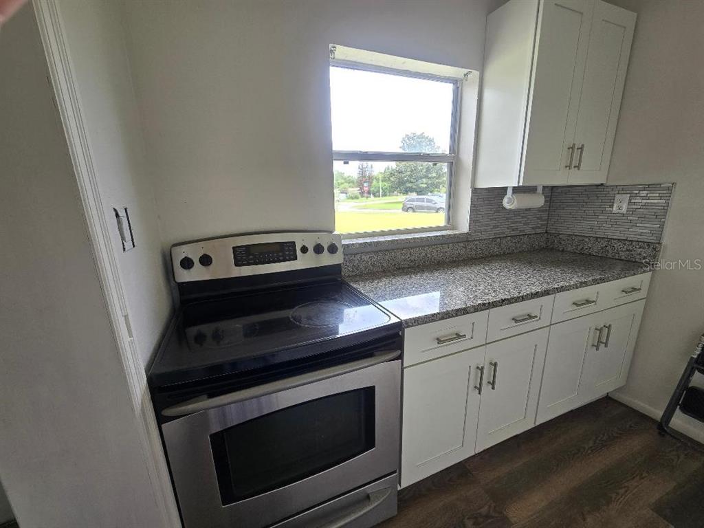 5762 DOGWOOD DRIVE gallery image #11