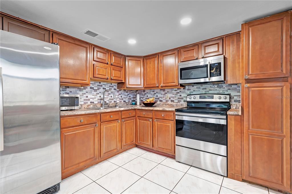 9824 SURREY RIDGE ROAD gallery image #9
