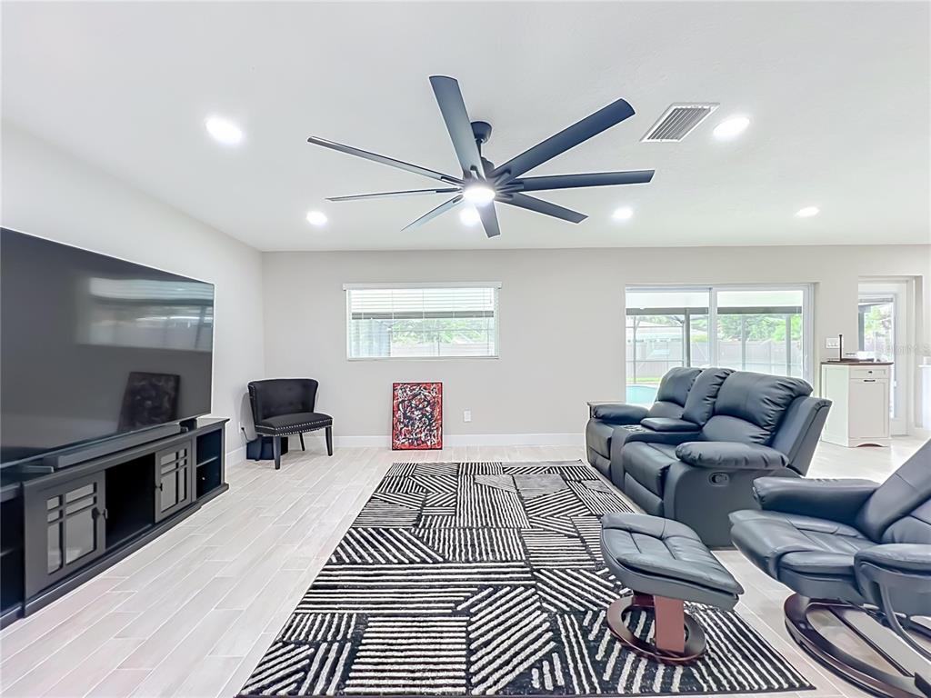 8078 NICKLAUS DRIVE gallery image #18