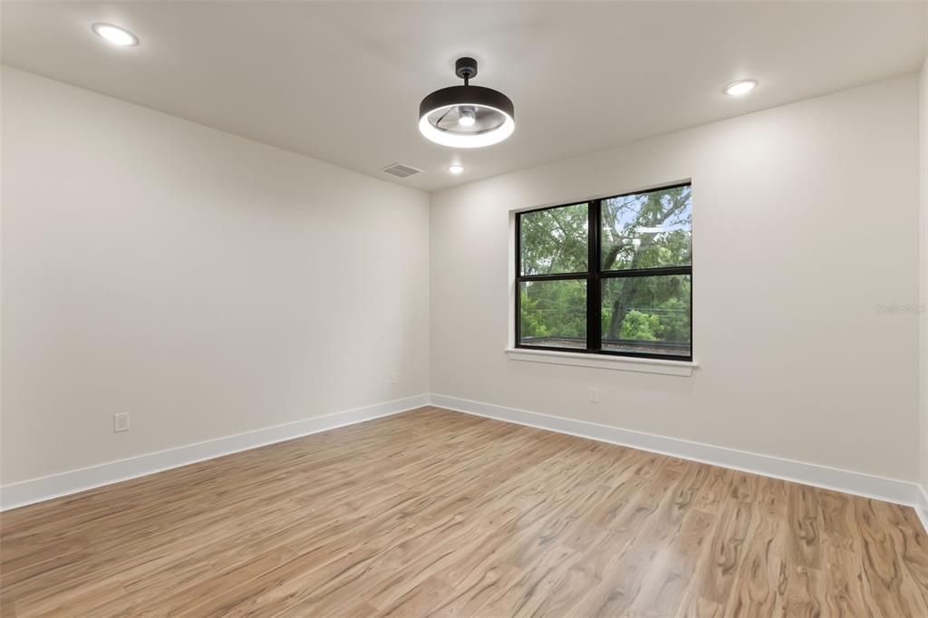 1910 CLOVERLAWN AVENUE gallery image #61