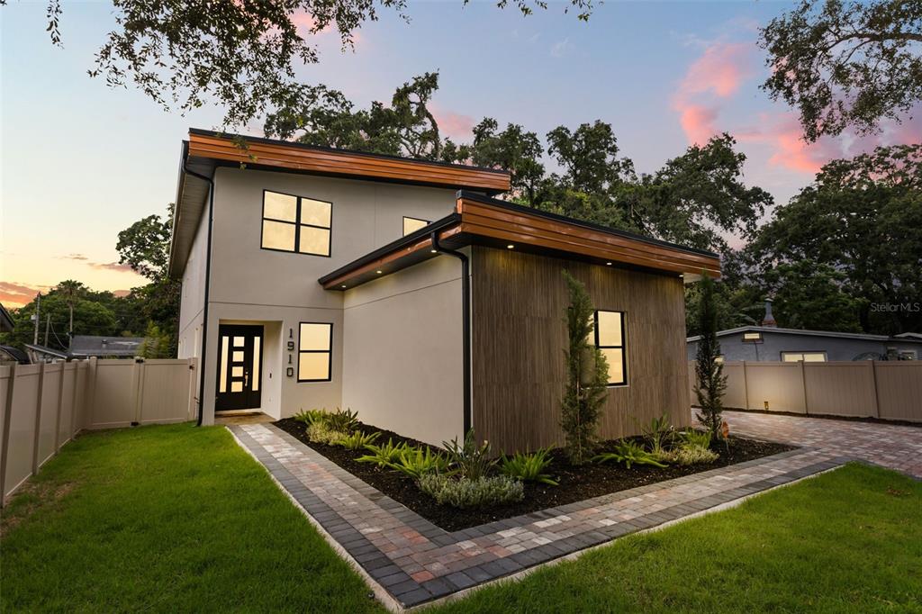 1910 CLOVERLAWN AVENUE gallery image #71