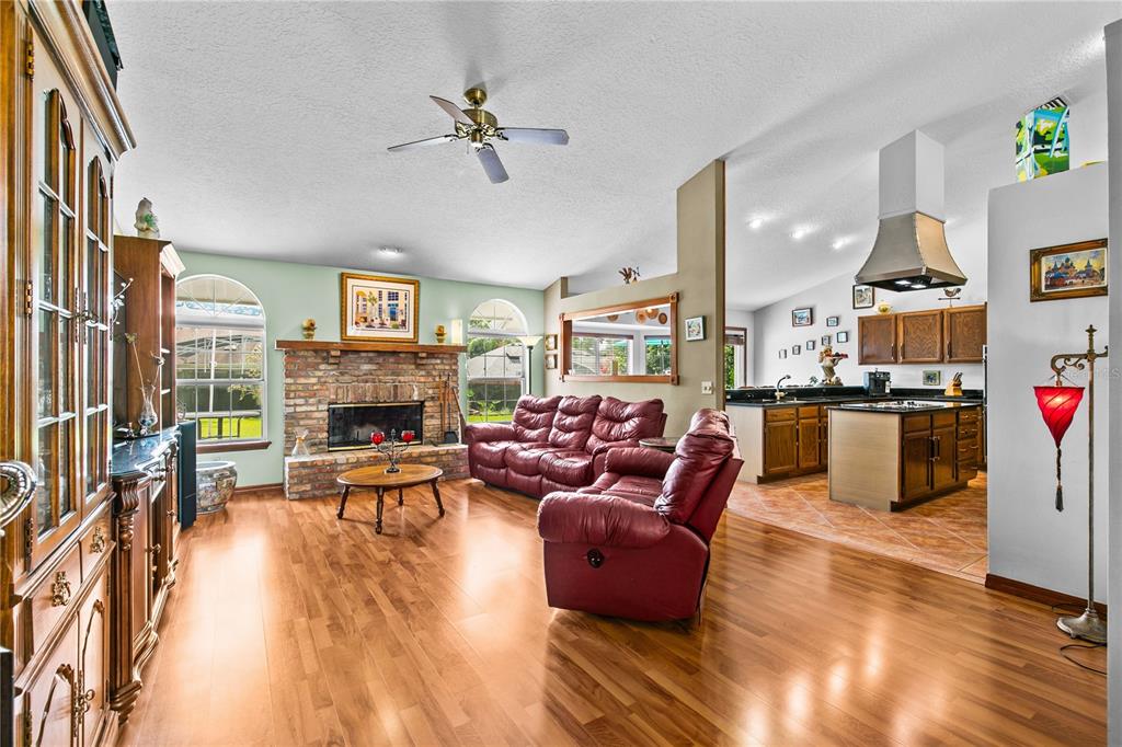 944 ALMOND TREE CIRCLE gallery image #9