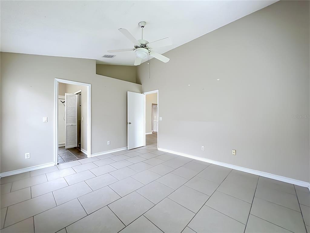 930 RIVECON AVENUE gallery image #19