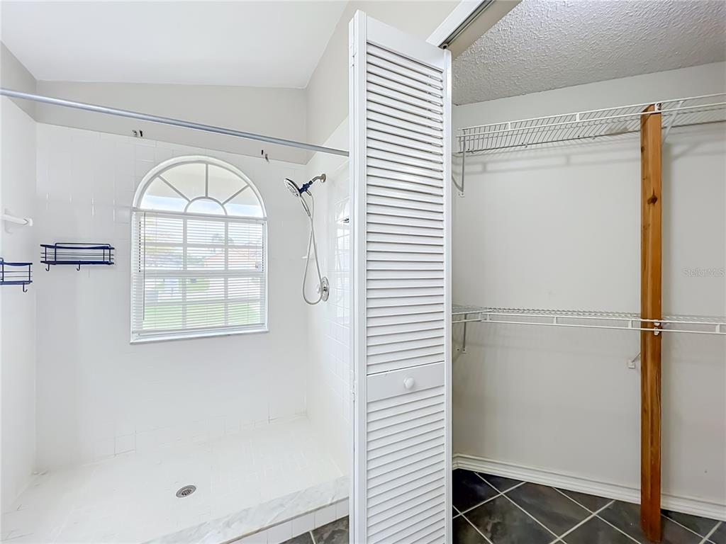 930 RIVECON AVENUE gallery image #24
