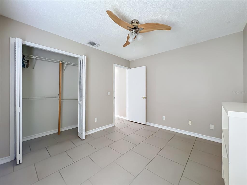 930 RIVECON AVENUE gallery image #32