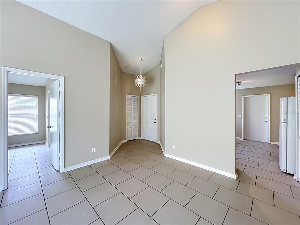 930 RIVECON AVENUE gallery image #9