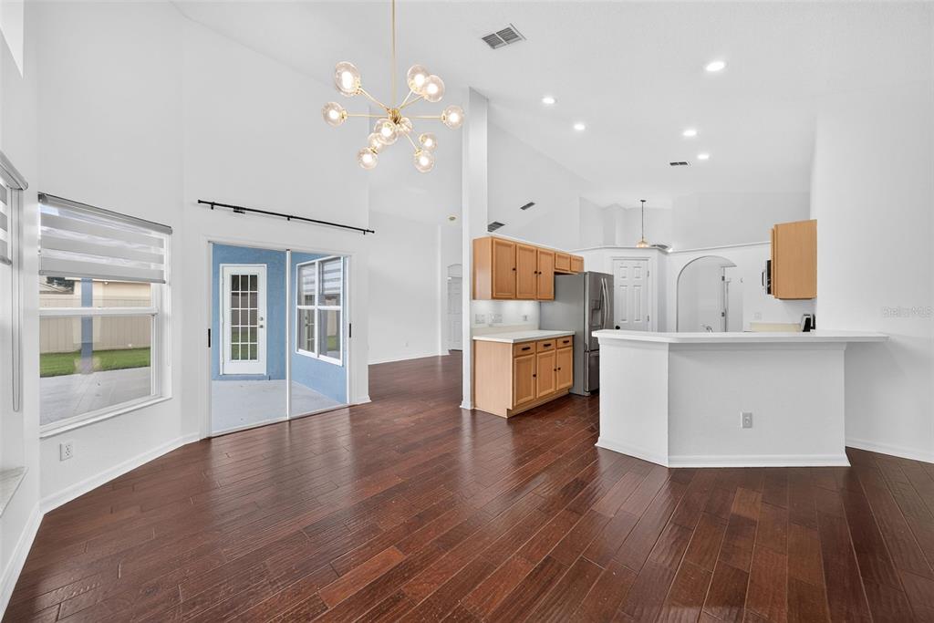 630 RIOMAR AVENUE gallery image #11