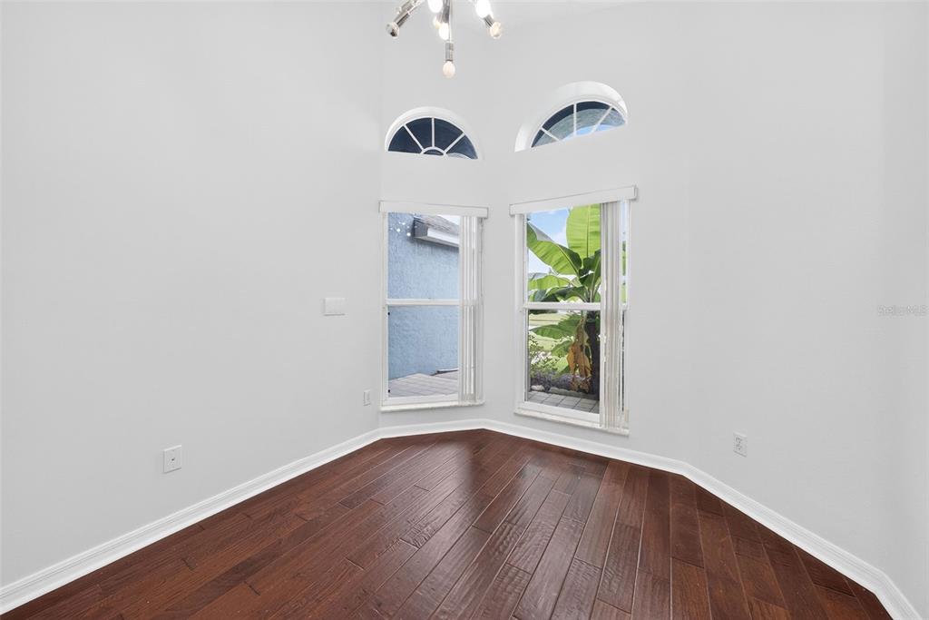 630 RIOMAR AVENUE gallery image #18