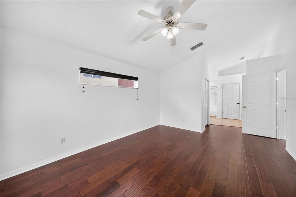 630 RIOMAR AVENUE gallery image #21
