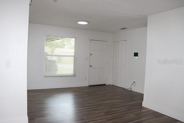 2113 LA DUE COURT gallery image #3
