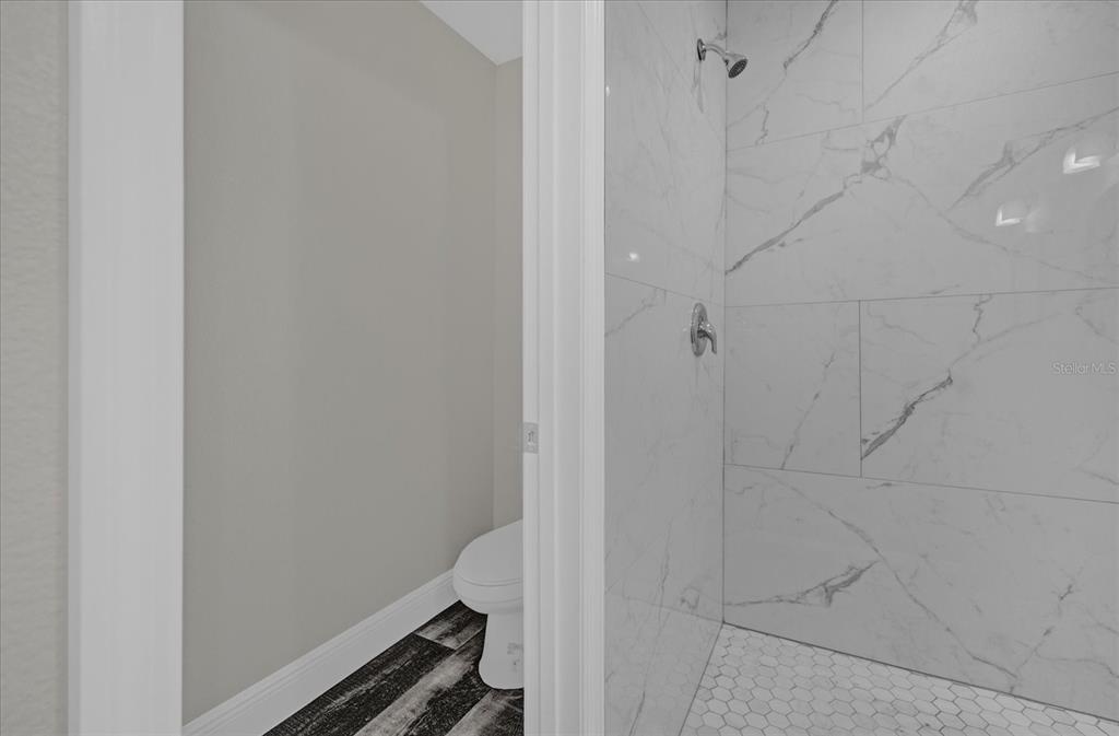 3778 MARTIN STREET gallery image #18