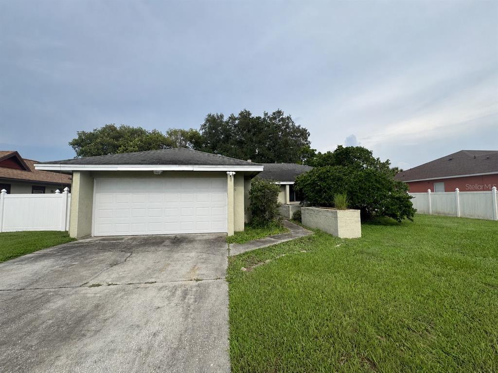 2419 AMBERLY AVENUE gallery image #1
