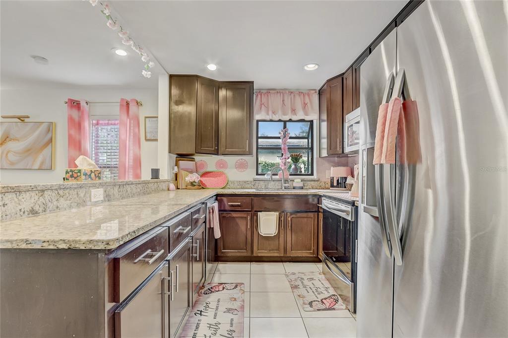 8691 CONTOURA DRIVE gallery image #11