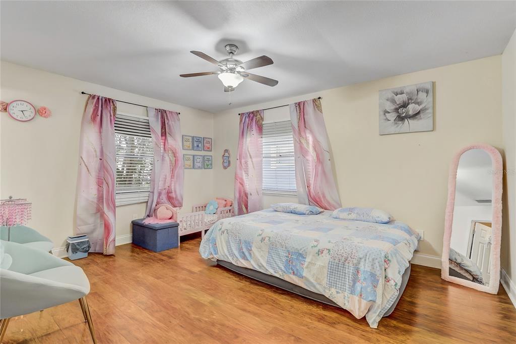 8691 CONTOURA DRIVE gallery image #12