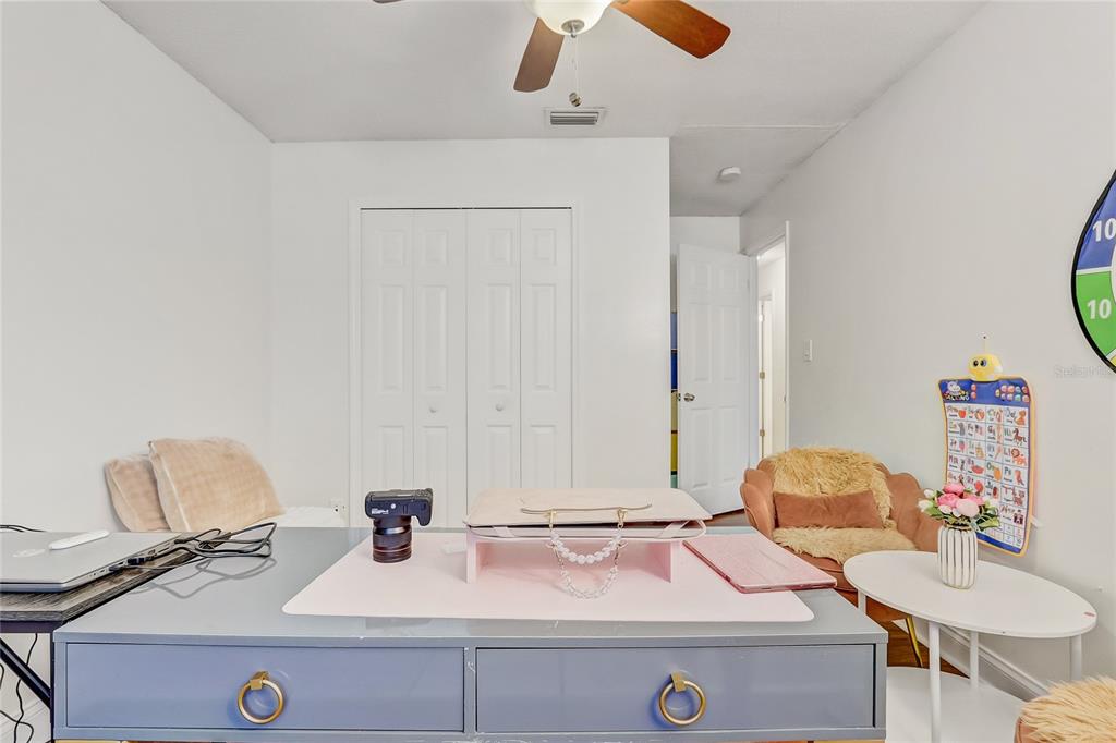 8691 CONTOURA DRIVE gallery image #20