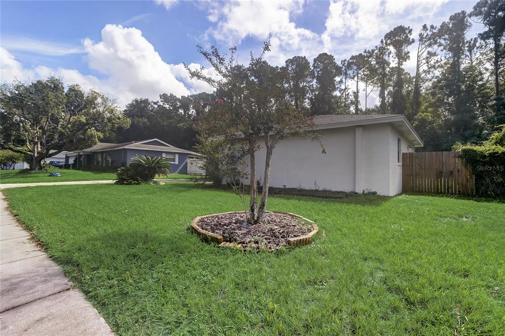8691 CONTOURA DRIVE gallery image #25