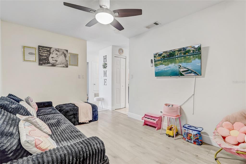 8691 CONTOURA DRIVE gallery image #5