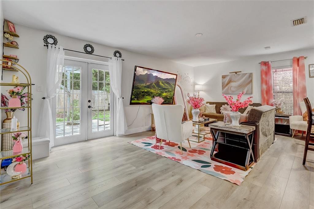 8691 CONTOURA DRIVE gallery image #6
