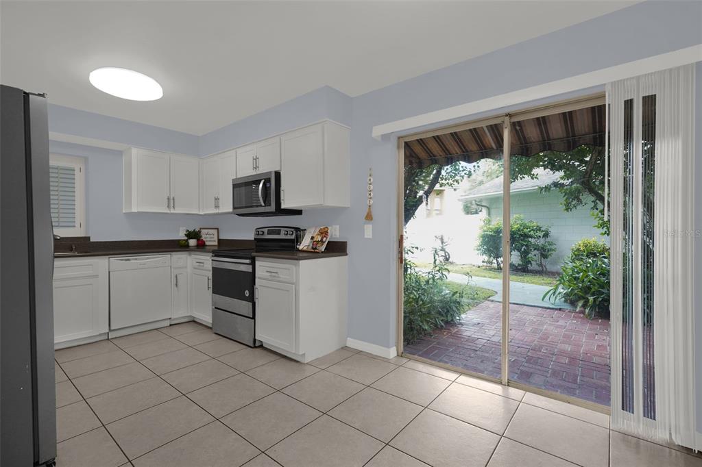 2807 SUNBRANCH DRIVE gallery image #8