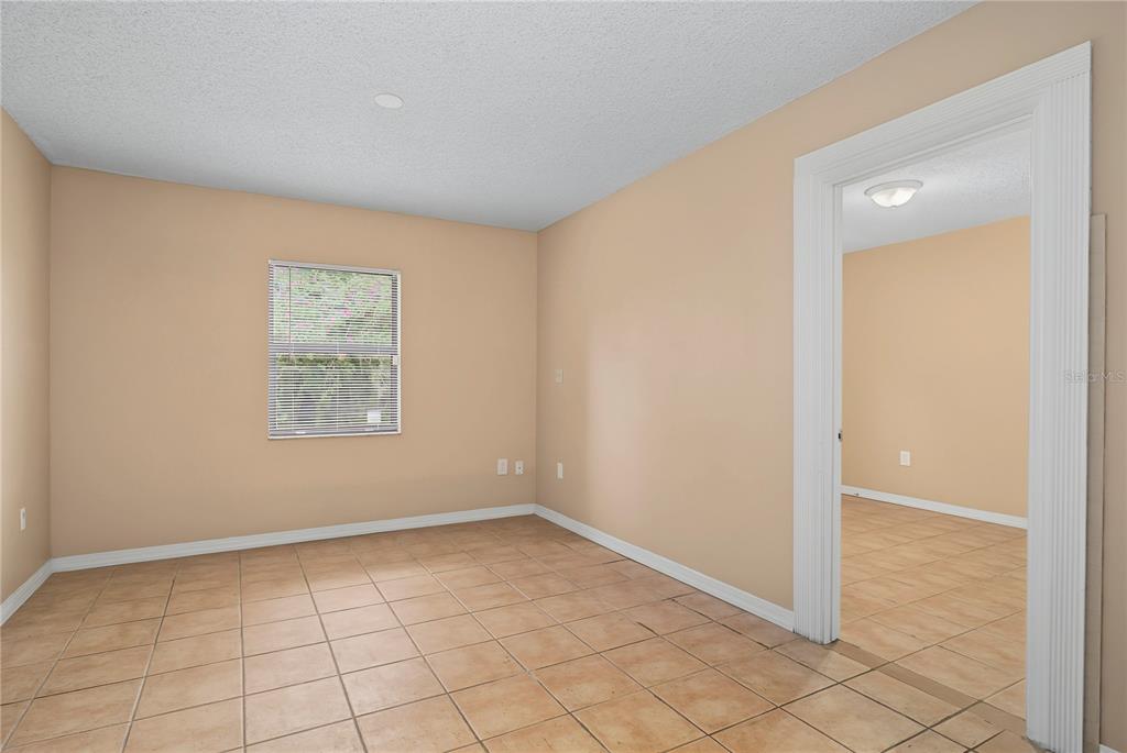 10145 BLUFF COURT gallery image #13