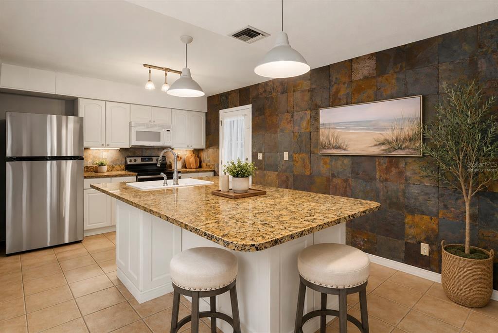 10145 BLUFF COURT gallery image #14