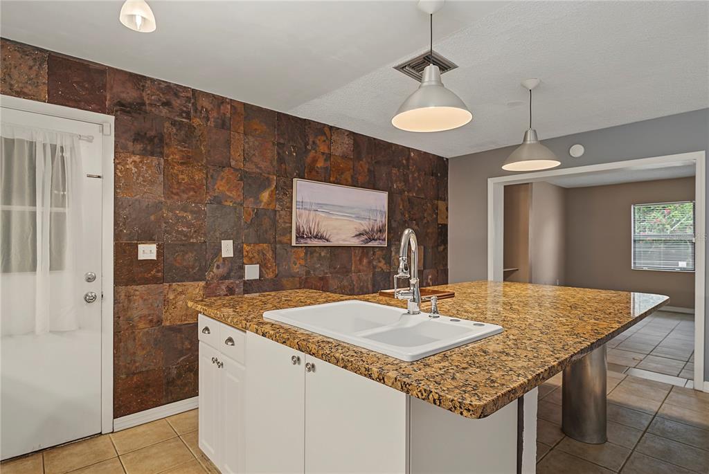 10145 BLUFF COURT gallery image #20