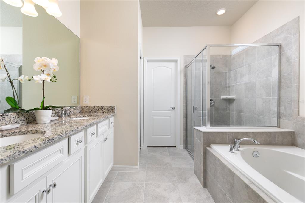 7376 OAKMOSS LOOP gallery image #15
