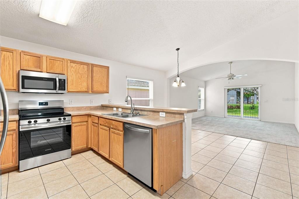 1151 BEECH GROVE WAY gallery image #10
