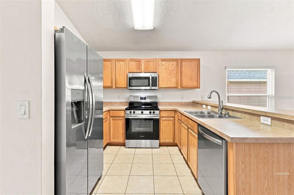 1151 BEECH GROVE WAY gallery image #9
