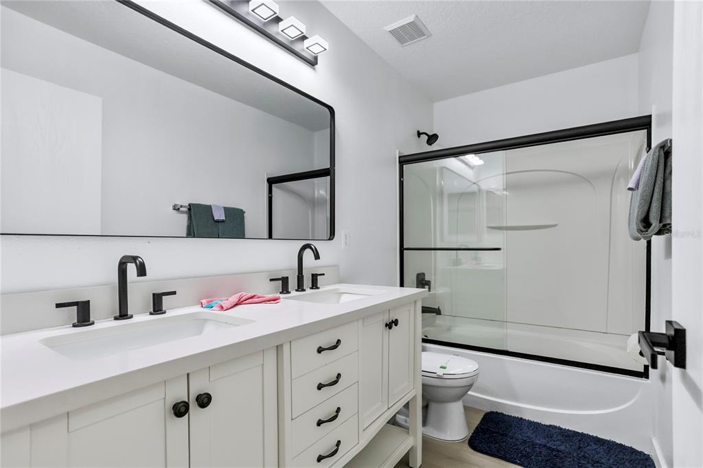 186 NAZHA DRIVE gallery image #38