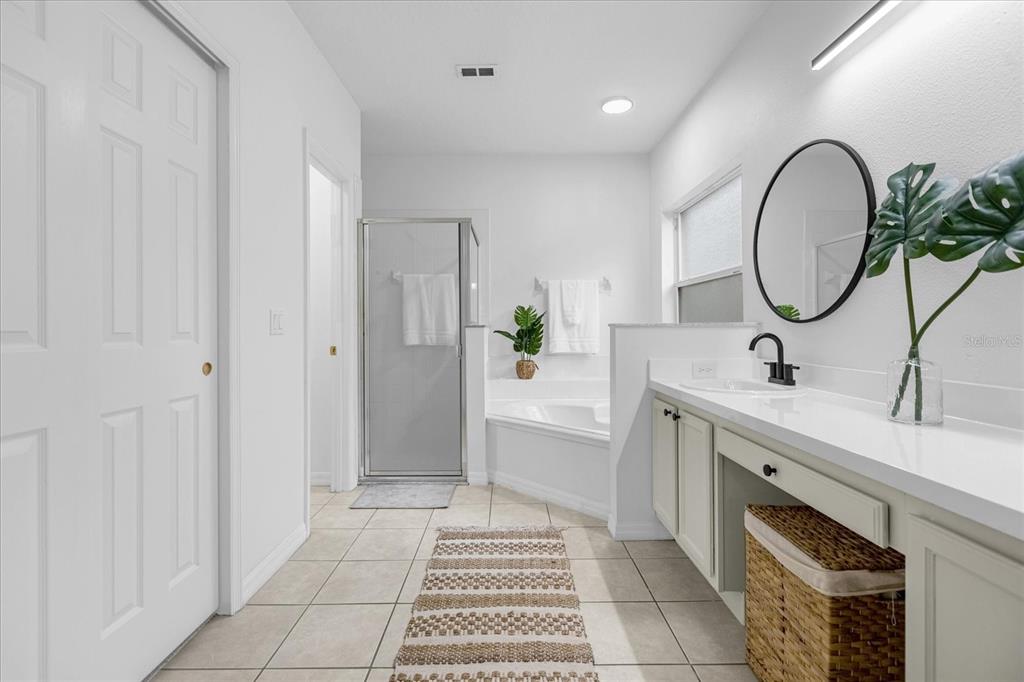 638 CASSIA DRIVE gallery image #16