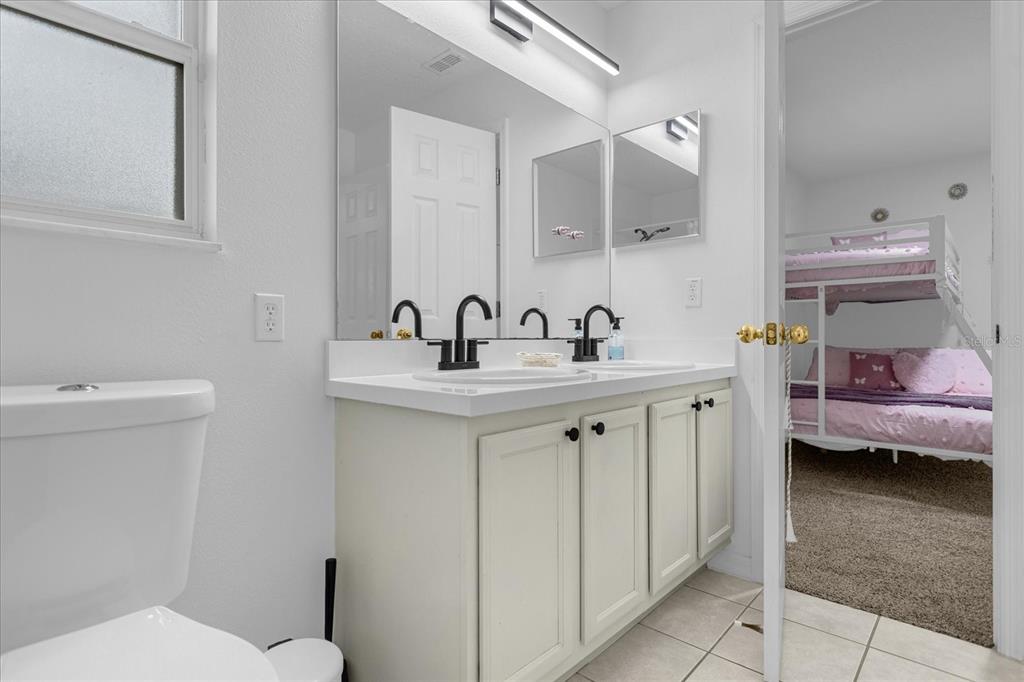 638 CASSIA DRIVE gallery image #27